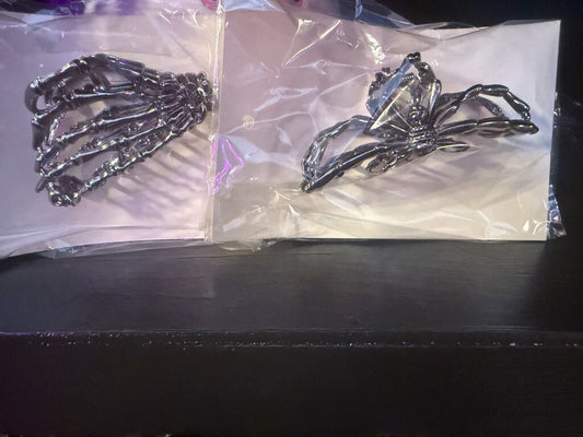 Metal Spooky Claw Clip